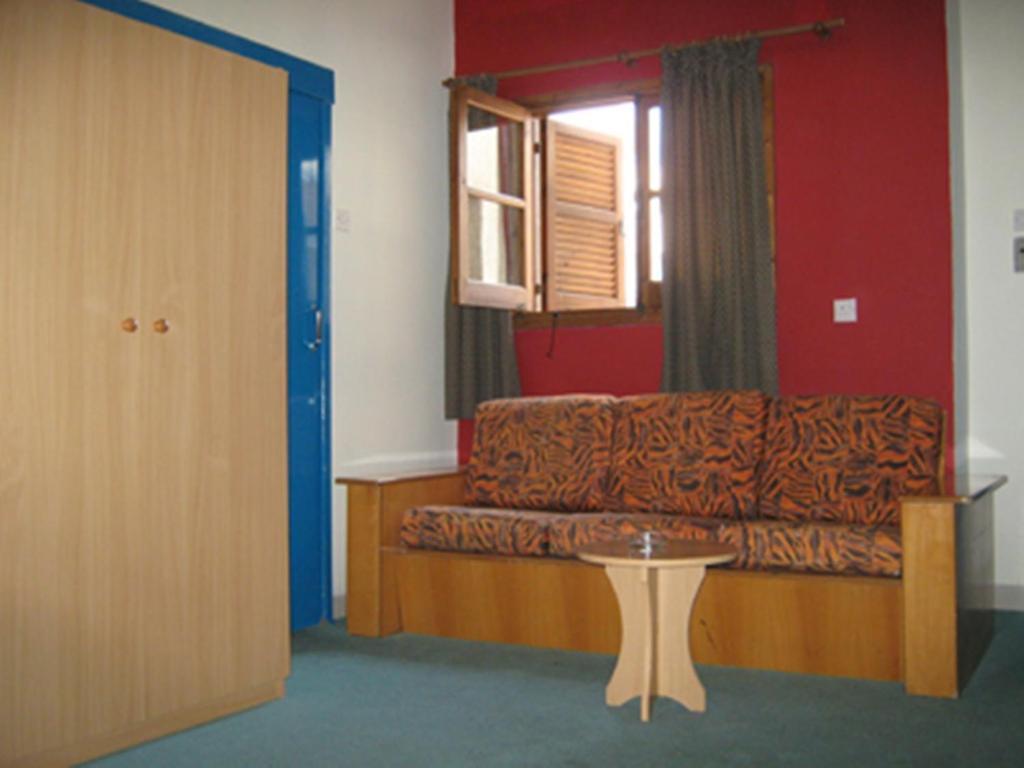 Sky Hotel Nicosia Room photo
